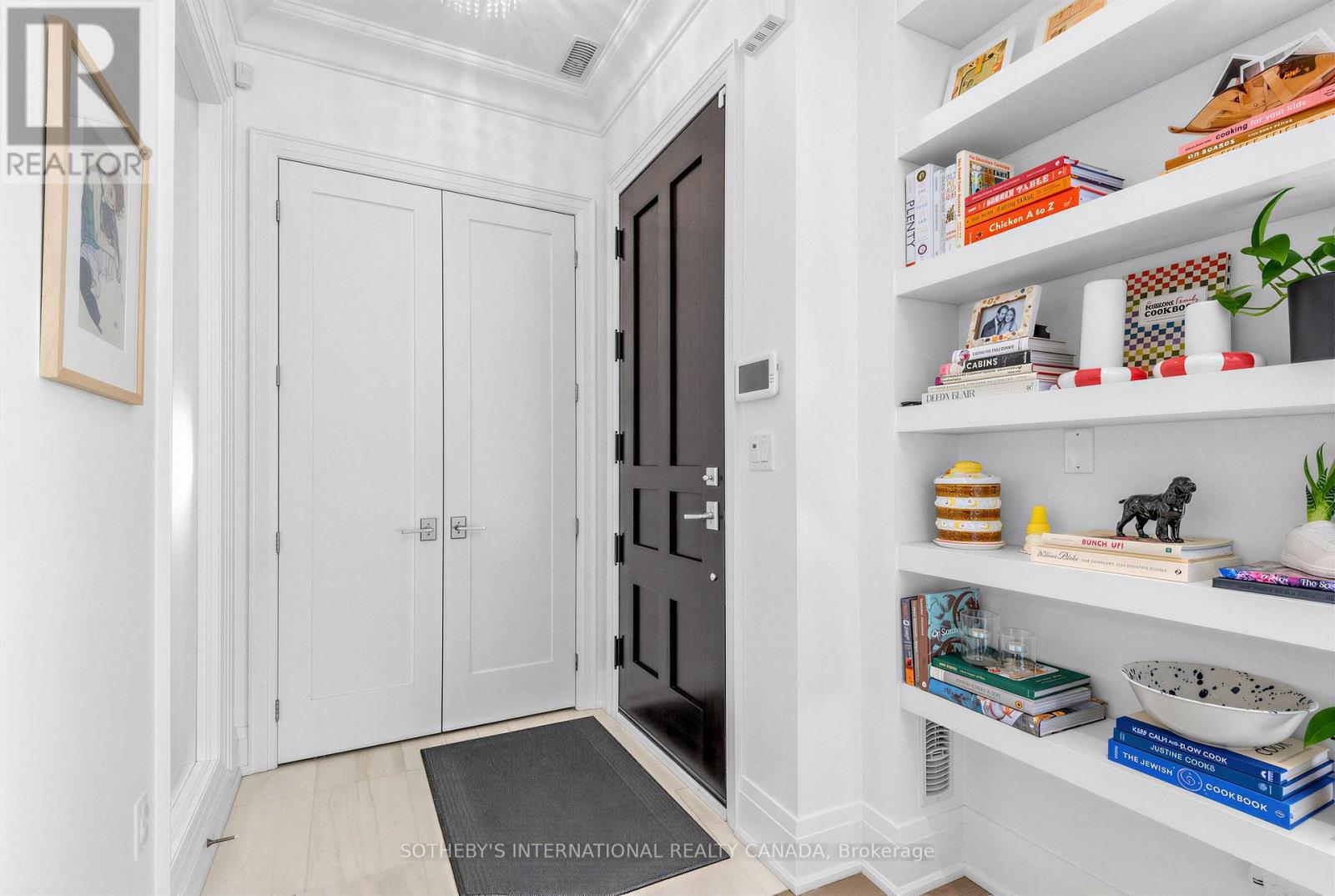 #TH1 288 ST CLAIR AVENUE W - 27