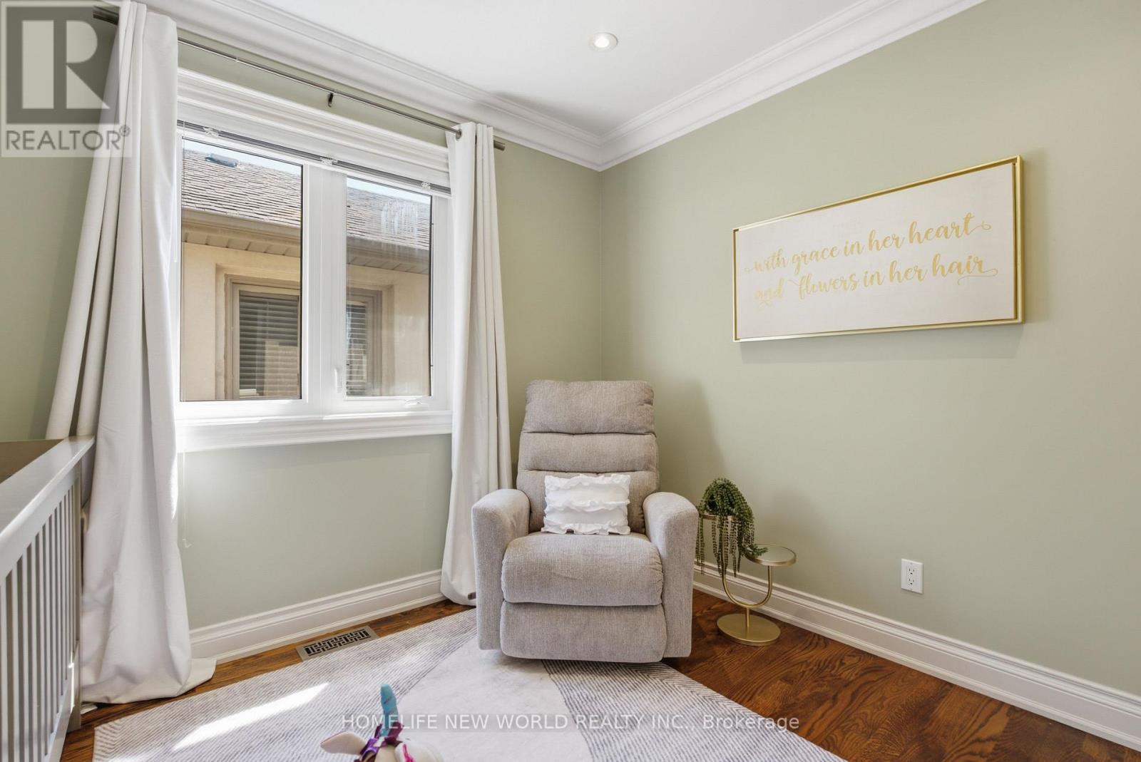 412 DELORAINE AVENUE - 32