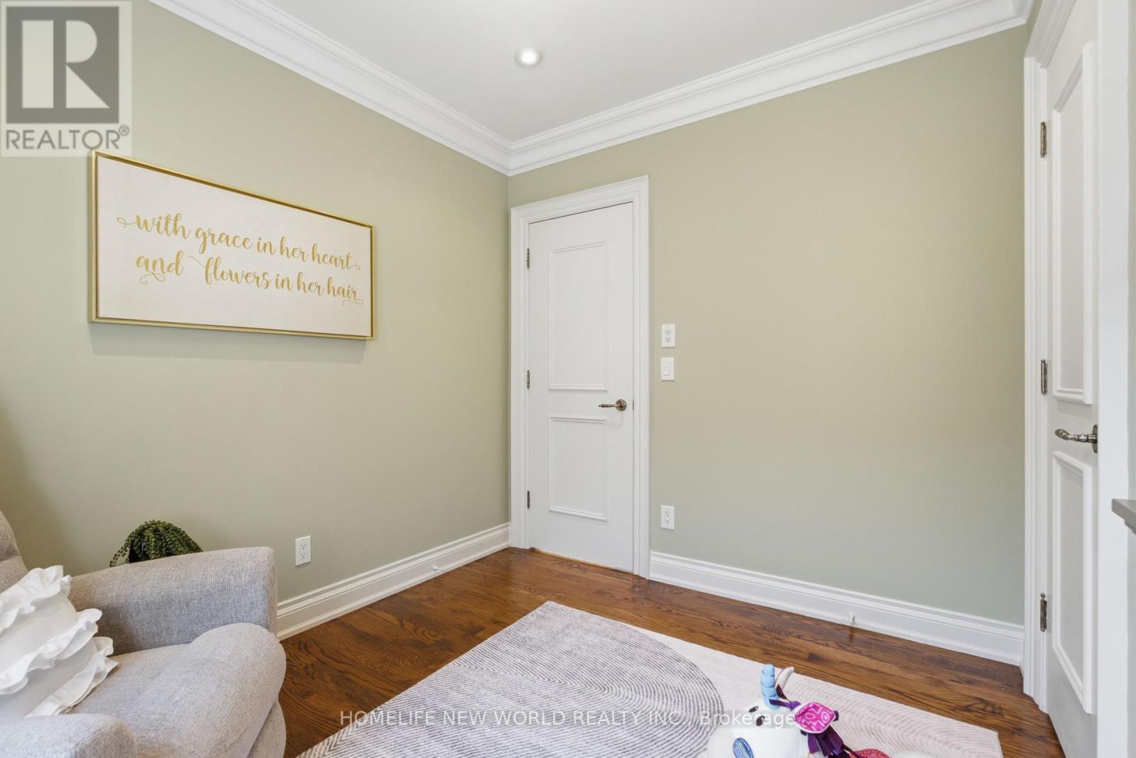 412 DELORAINE AVENUE - 33