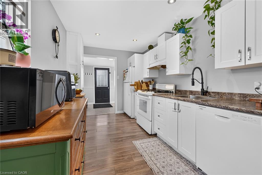 309 COMMANDO Street - 10