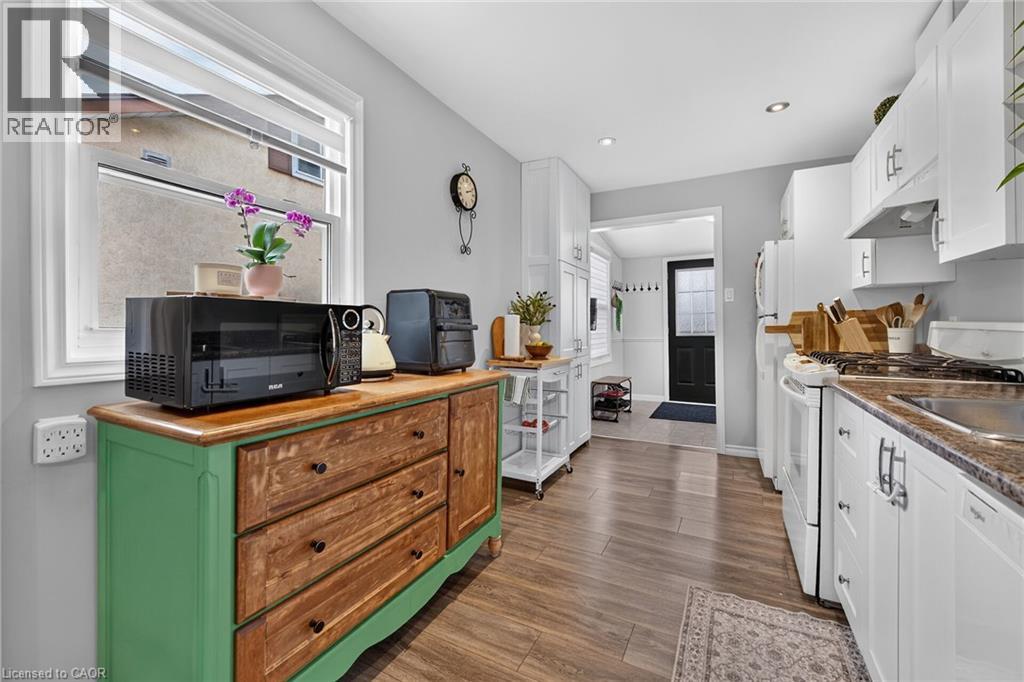 309 COMMANDO Street - 11