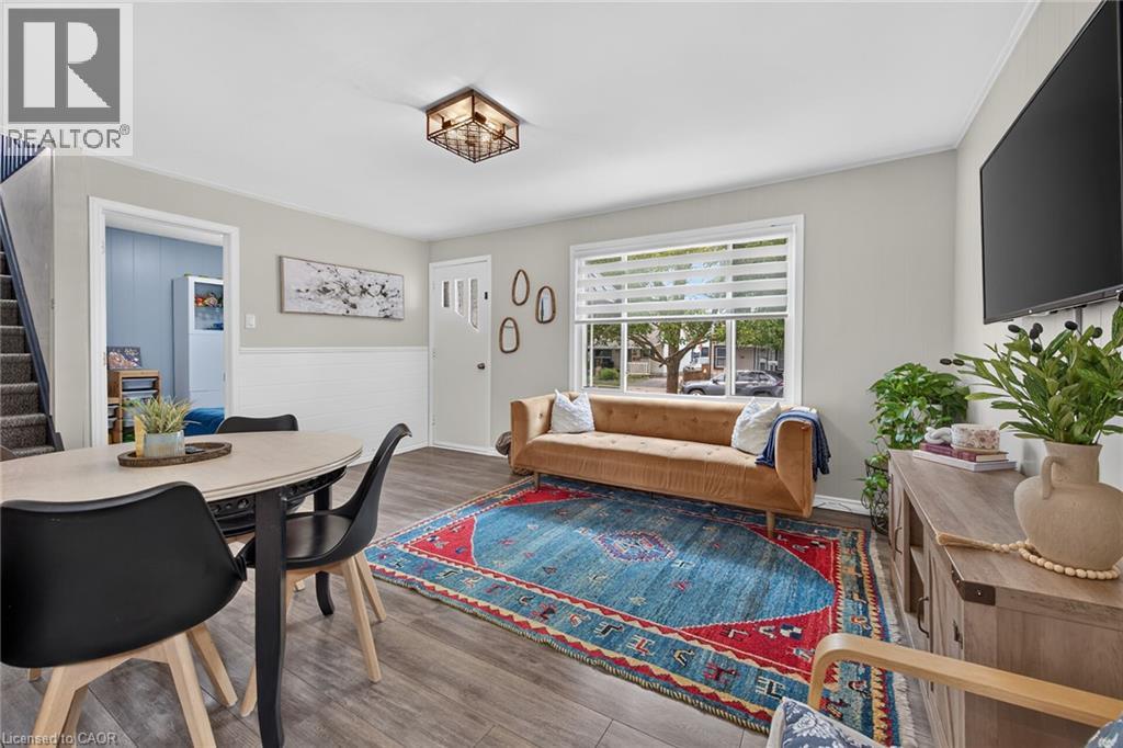 309 COMMANDO Street - 12