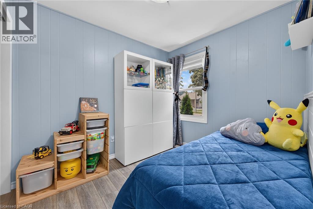 309 COMMANDO Street - 25