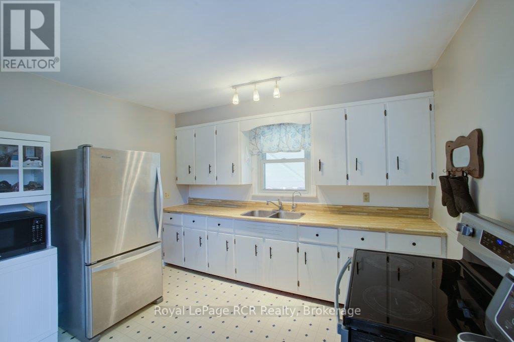 45 WILLIAM STREET E - Image 11
