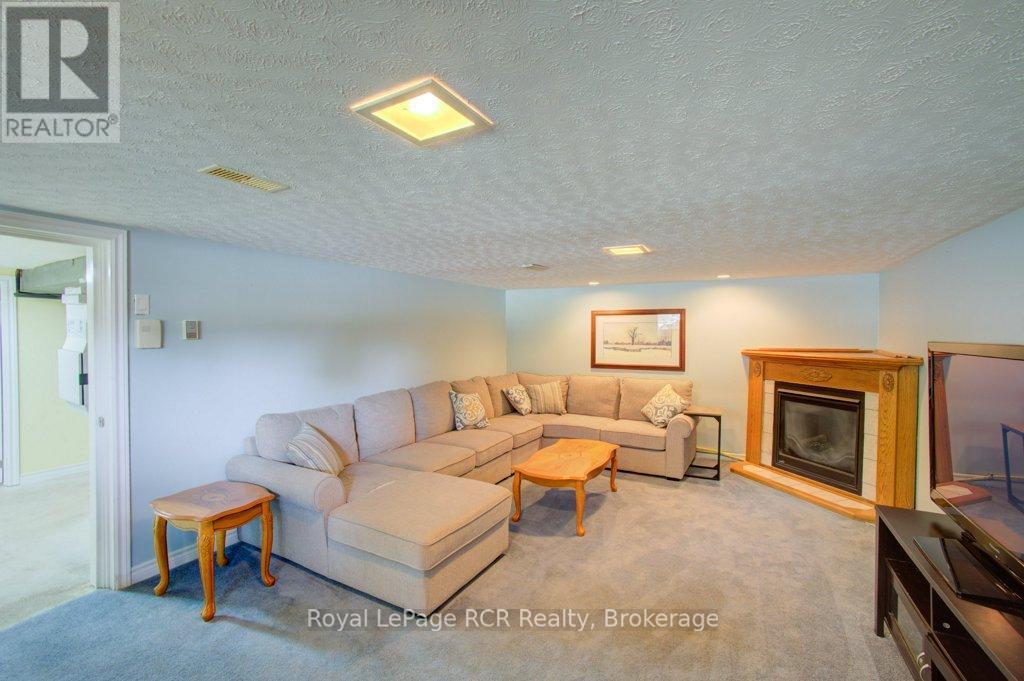 45 WILLIAM STREET E - Image 21