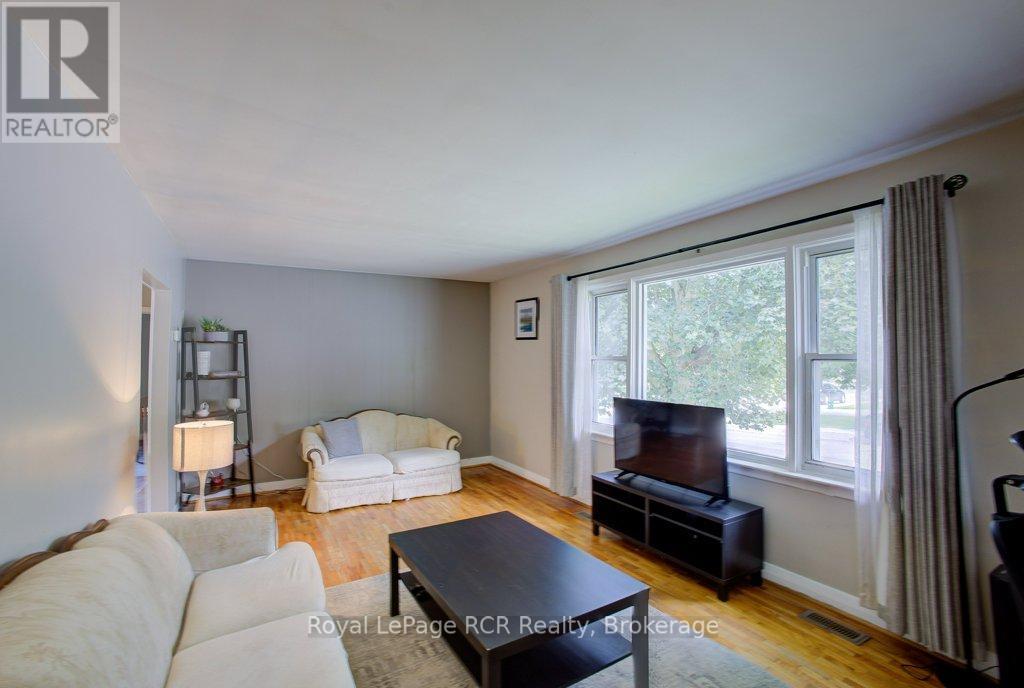 45 WILLIAM STREET E - 5