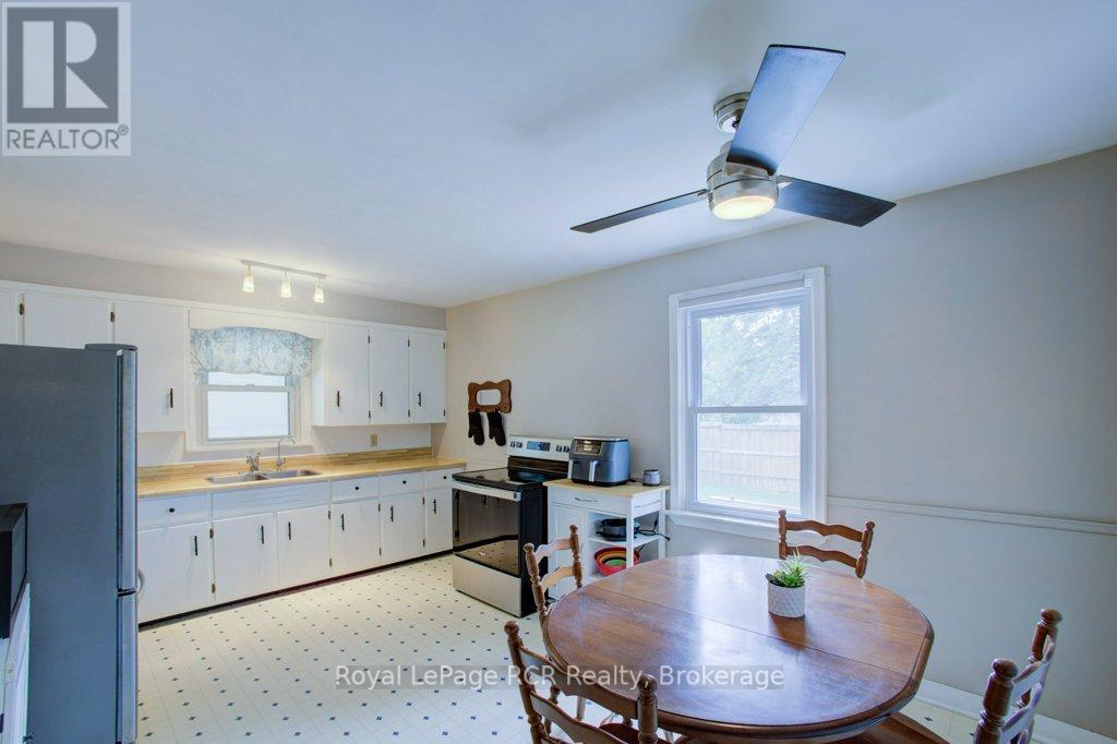 45 WILLIAM STREET E - 8