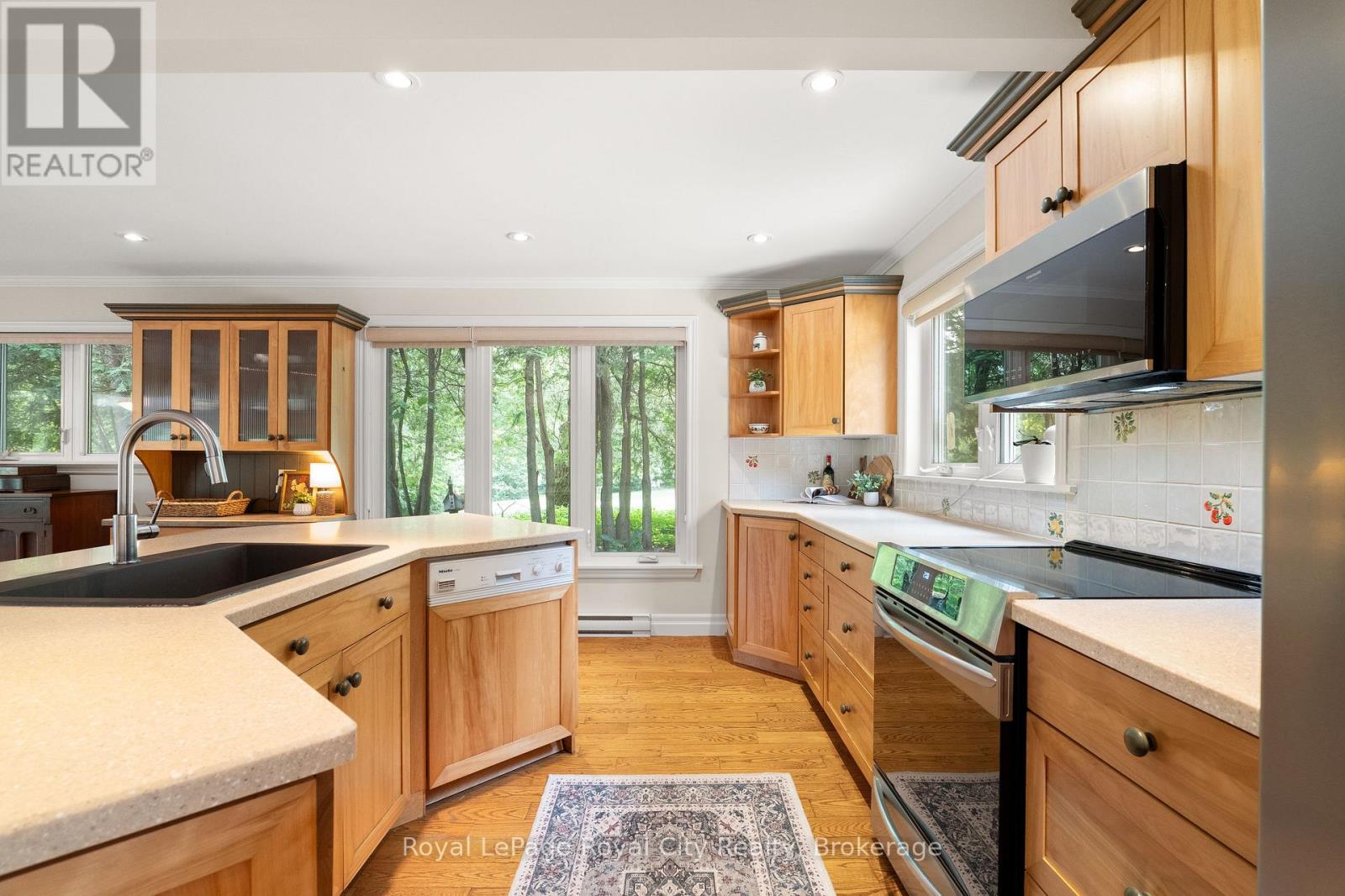 #12 123083 SOUTHGATE ROAD - 13