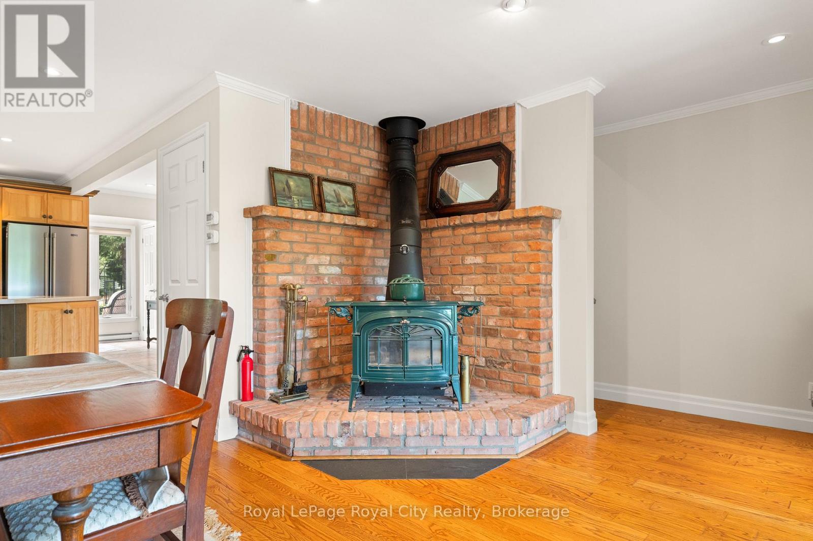 #12 123083 SOUTHGATE ROAD - 19