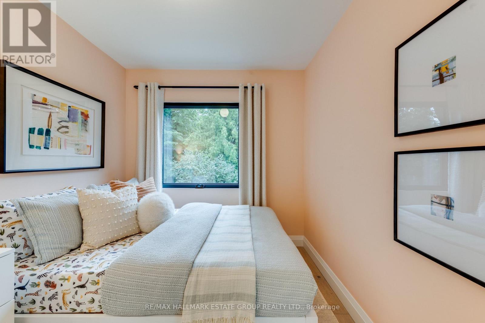 664 RHODES AVENUE - Image 27