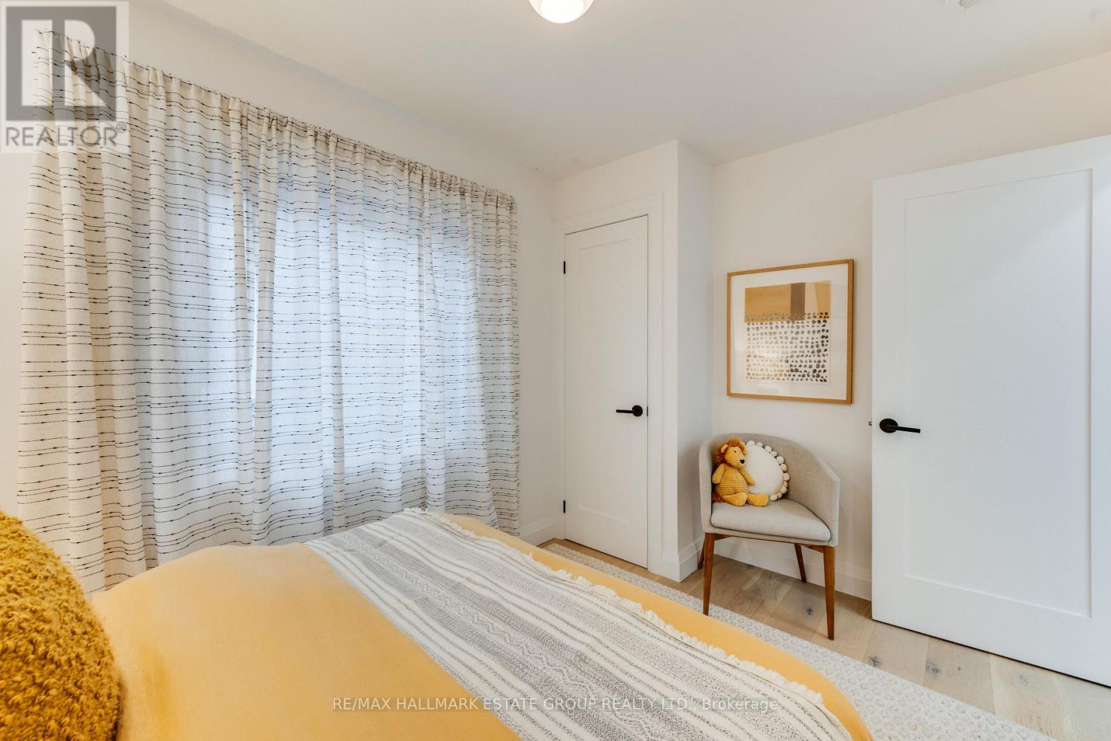 664 RHODES AVENUE - Image 30