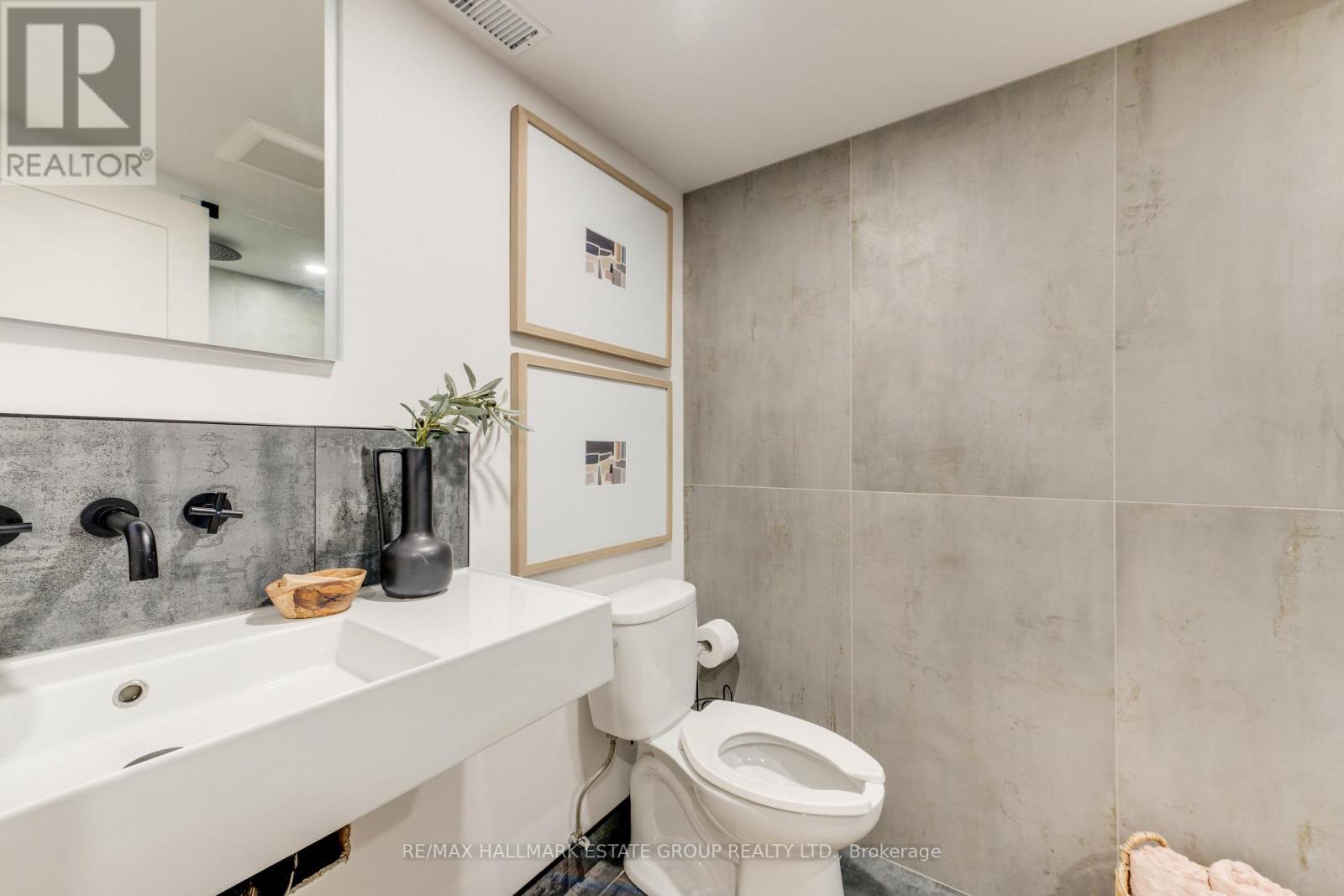 664 RHODES AVENUE - Image 37