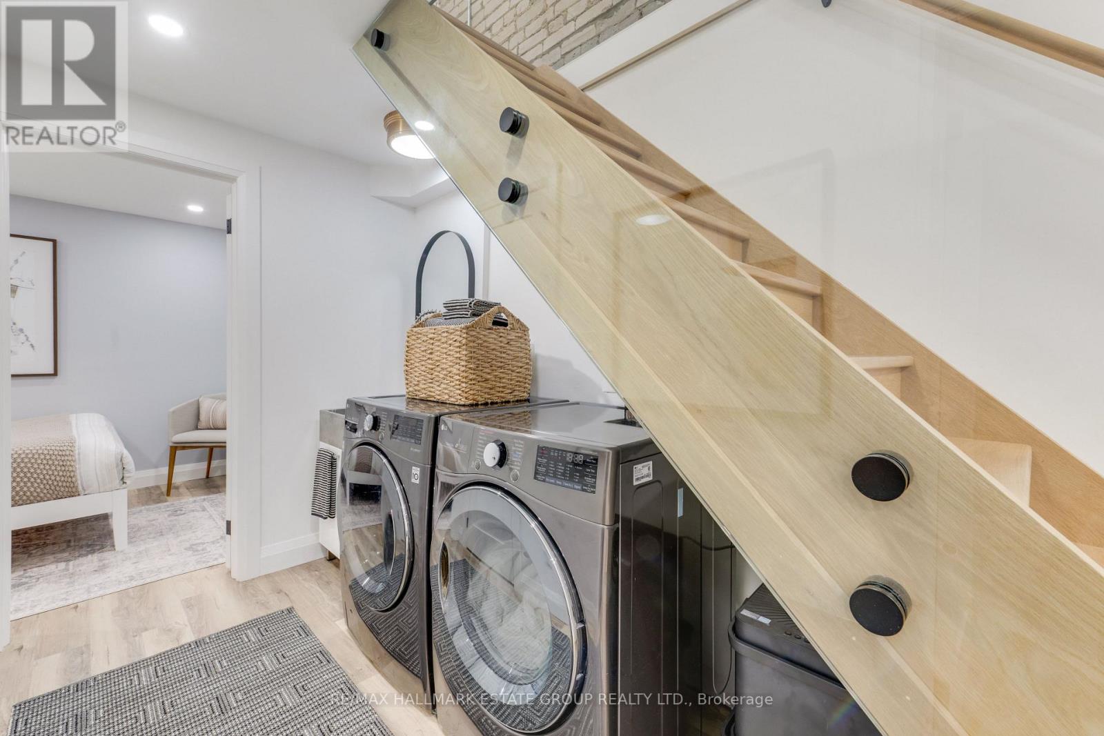 664 RHODES AVENUE - Image 39