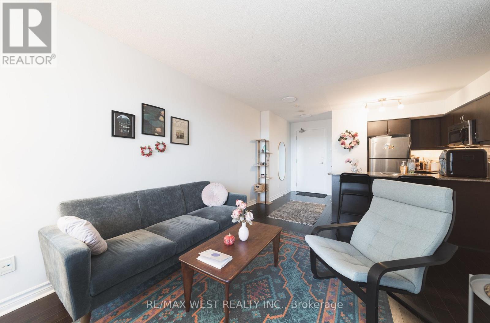 #524 27 REAN DRIVE - 1