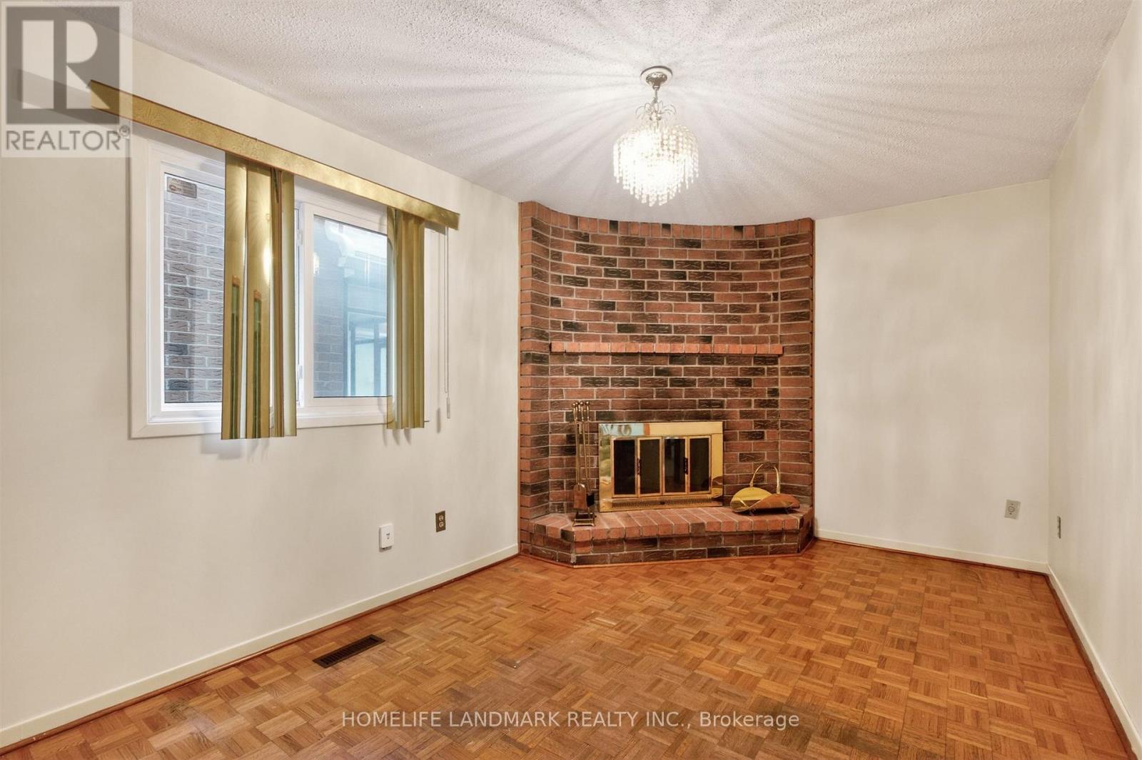 9 MONTAGUE PLACE - 13