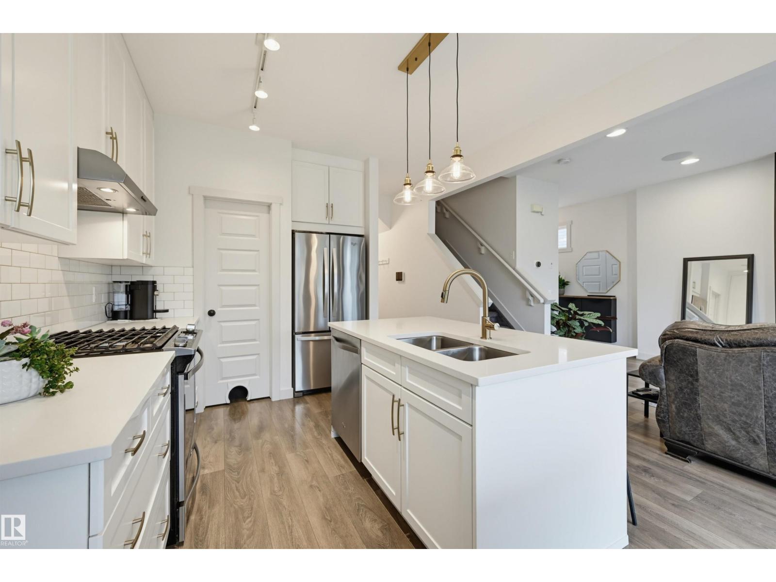 22434 99A AV NW - 20