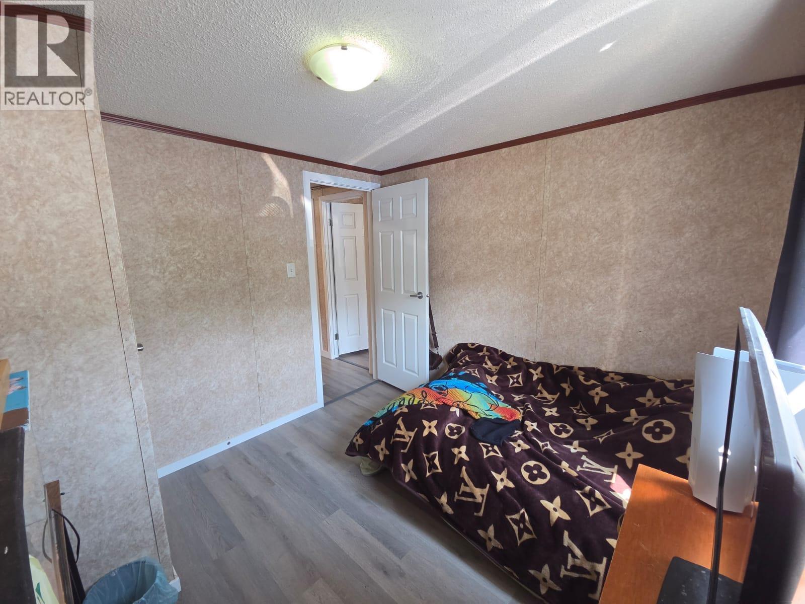 5277 45 Street SE - 18