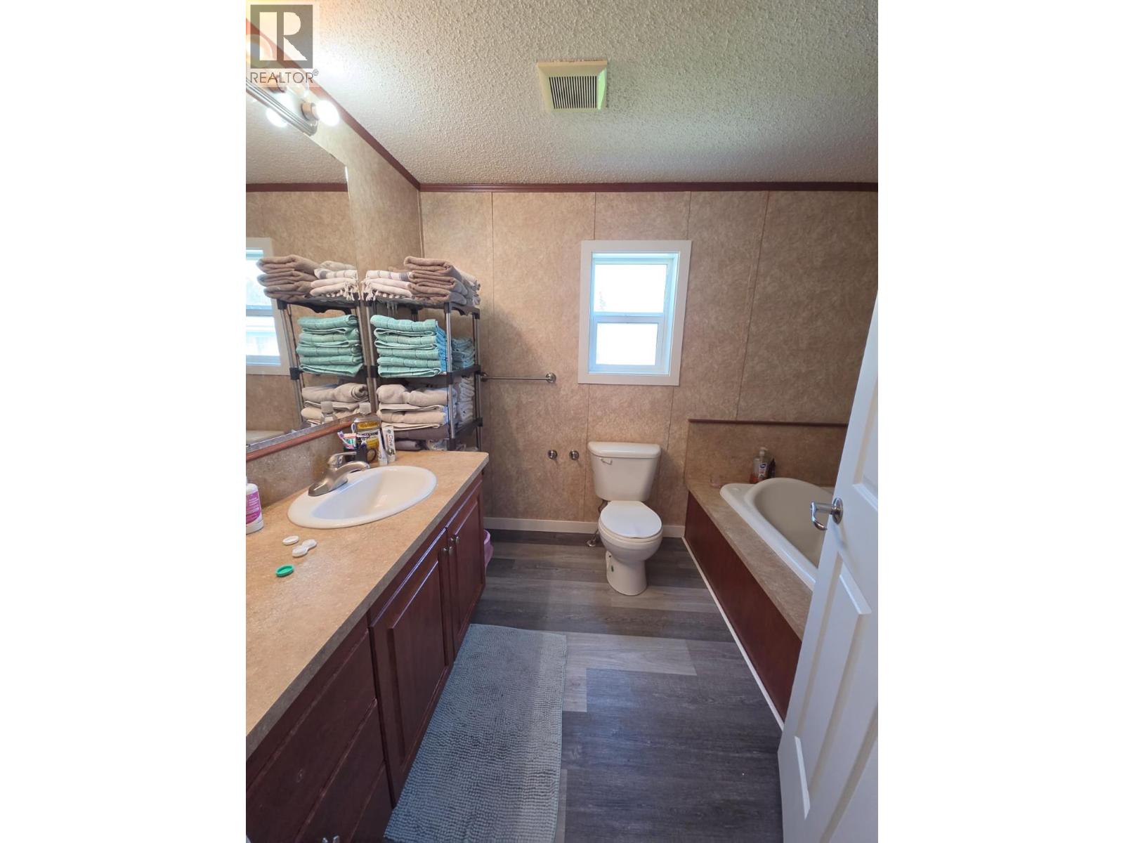 5277 45 Street SE - 10