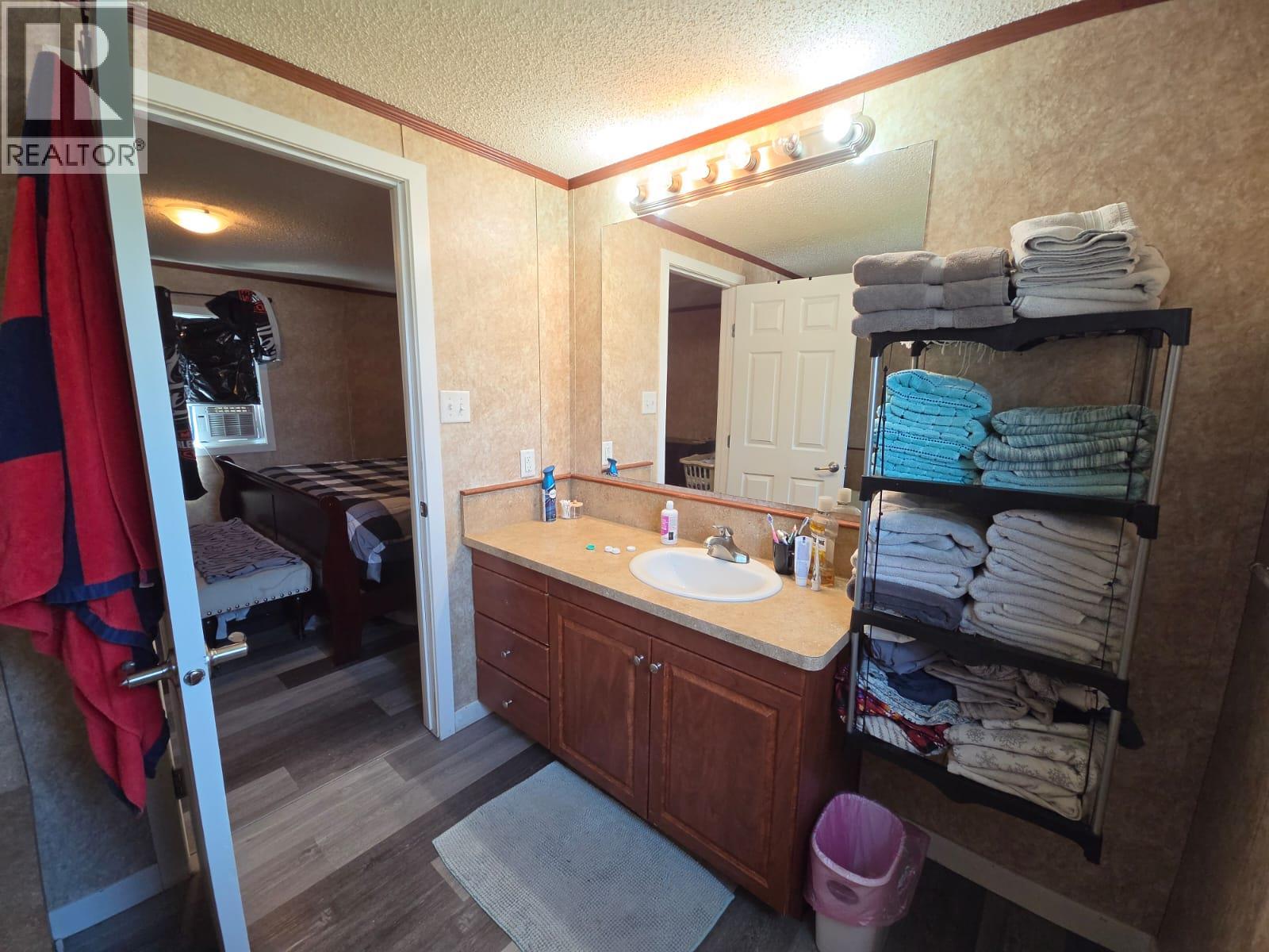 5277 45 Street SE - 11