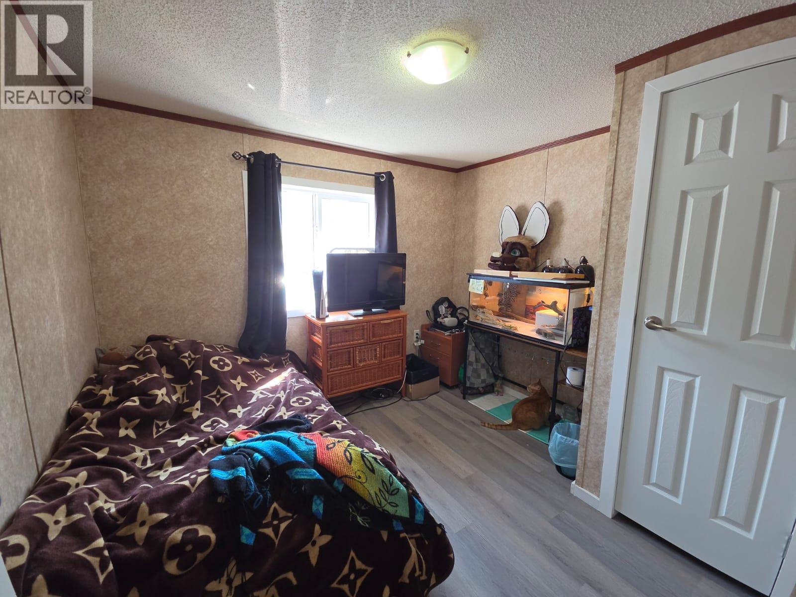 5277 45 Street SE - 17