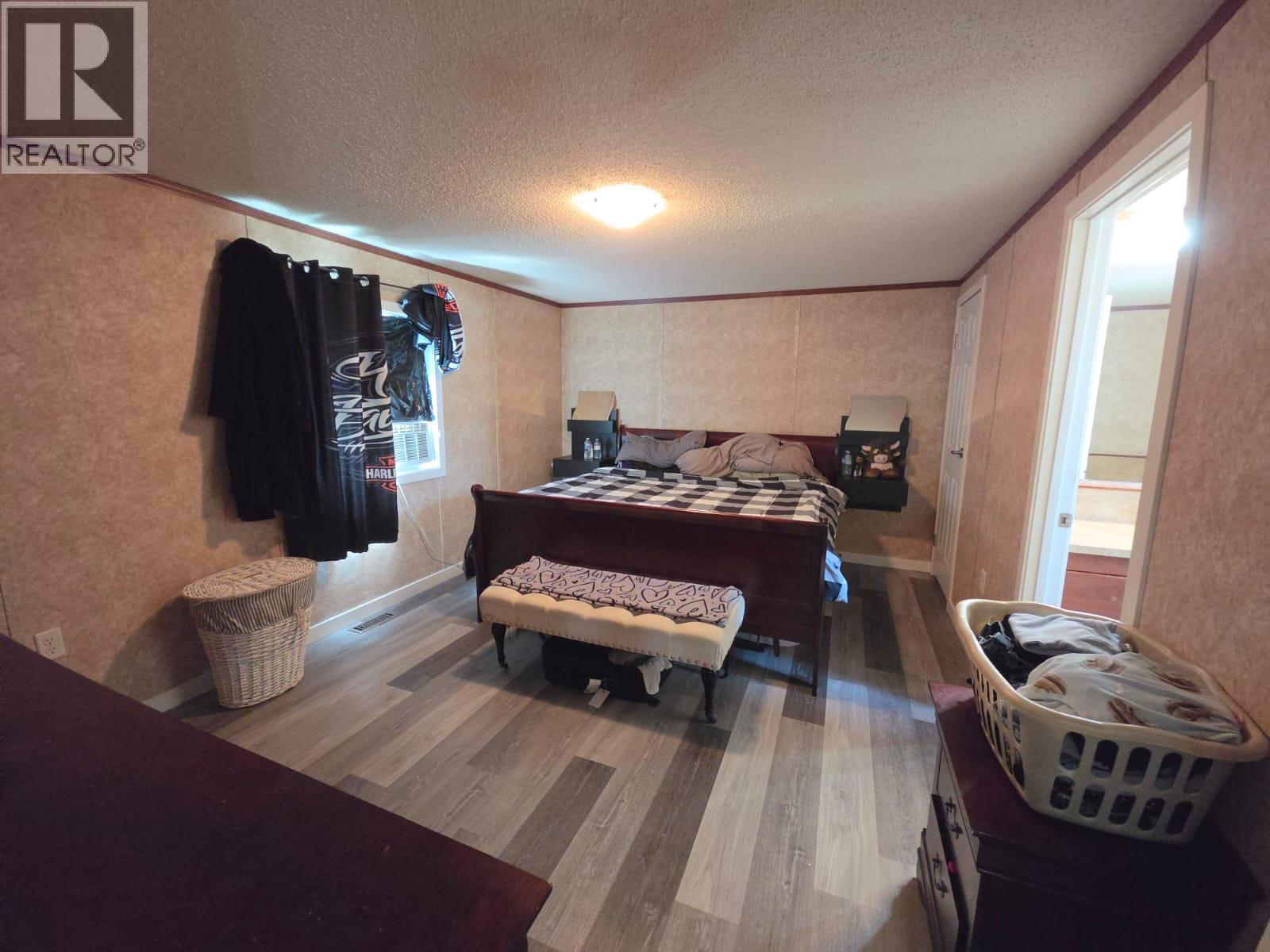 5277 45 Street SE - 7