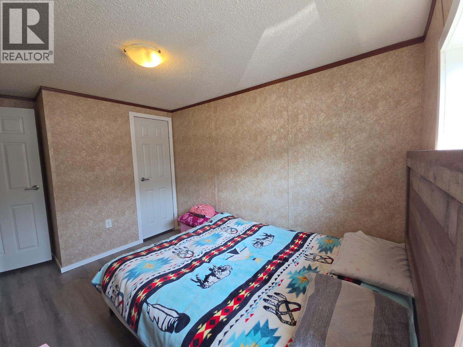 5277 45 Street SE - 15
