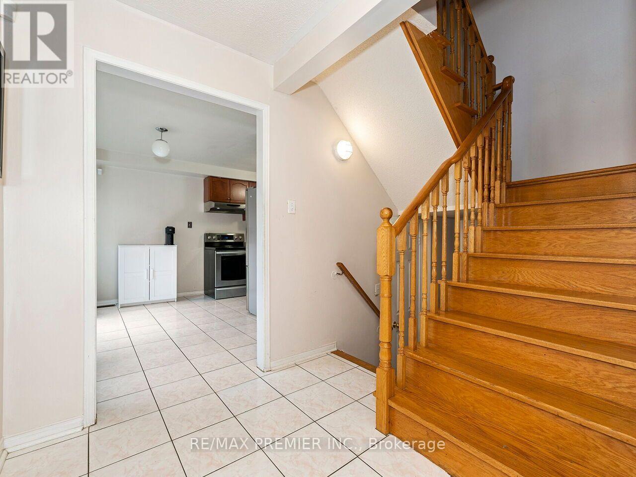 32 STONEBRIAR DRIVE - 12
