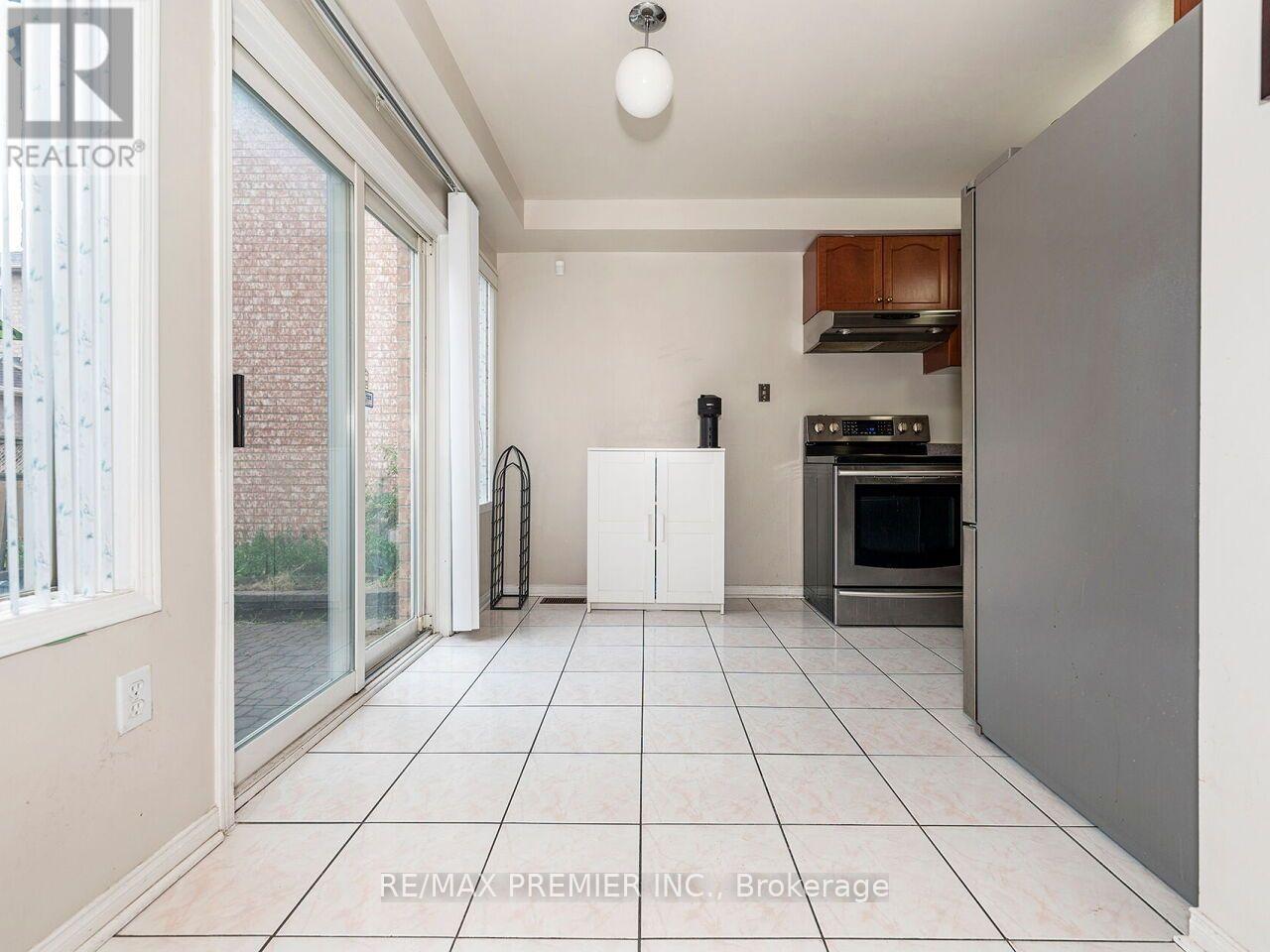 32 STONEBRIAR DRIVE - 13