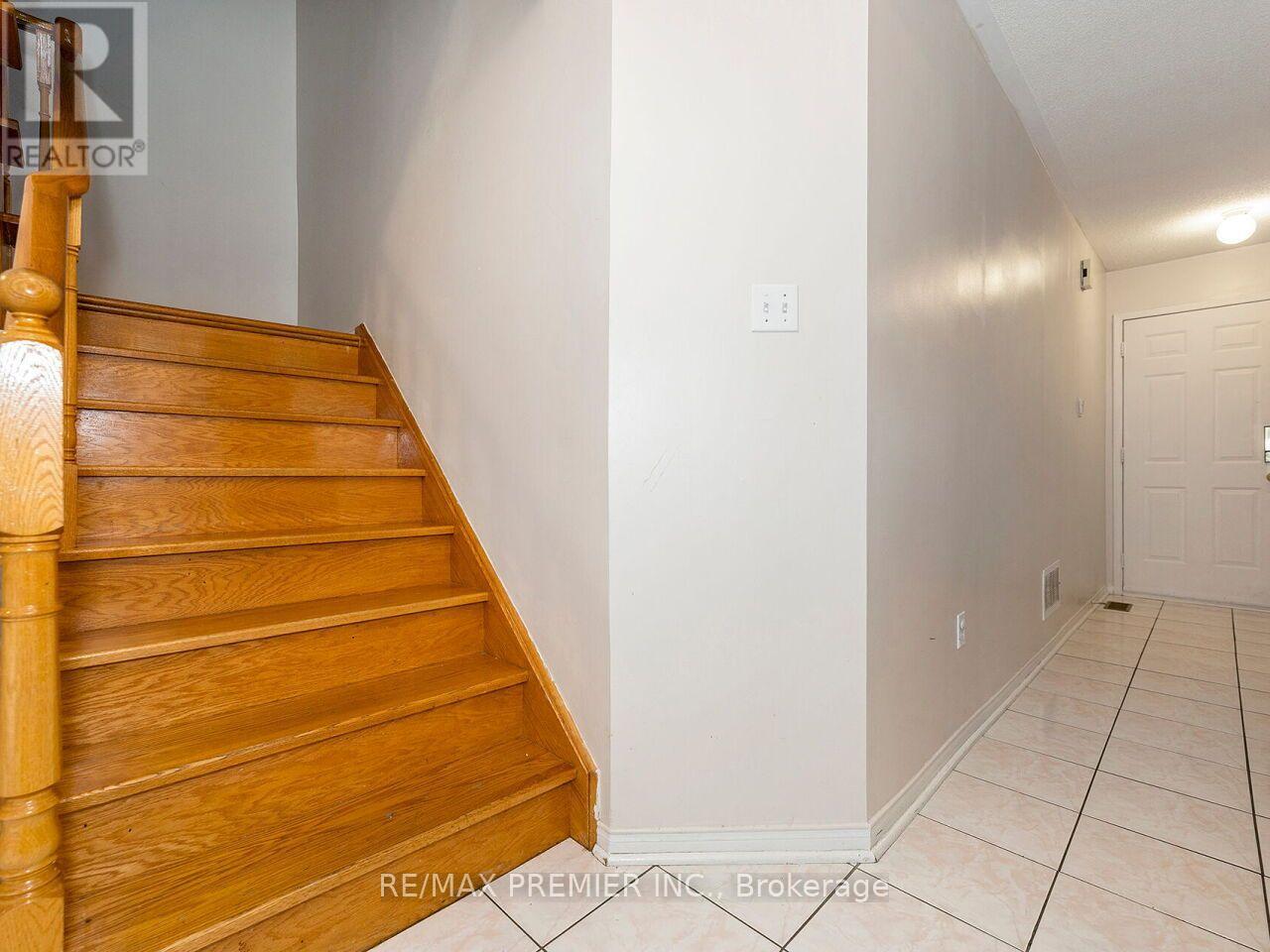 32 STONEBRIAR DRIVE - 18