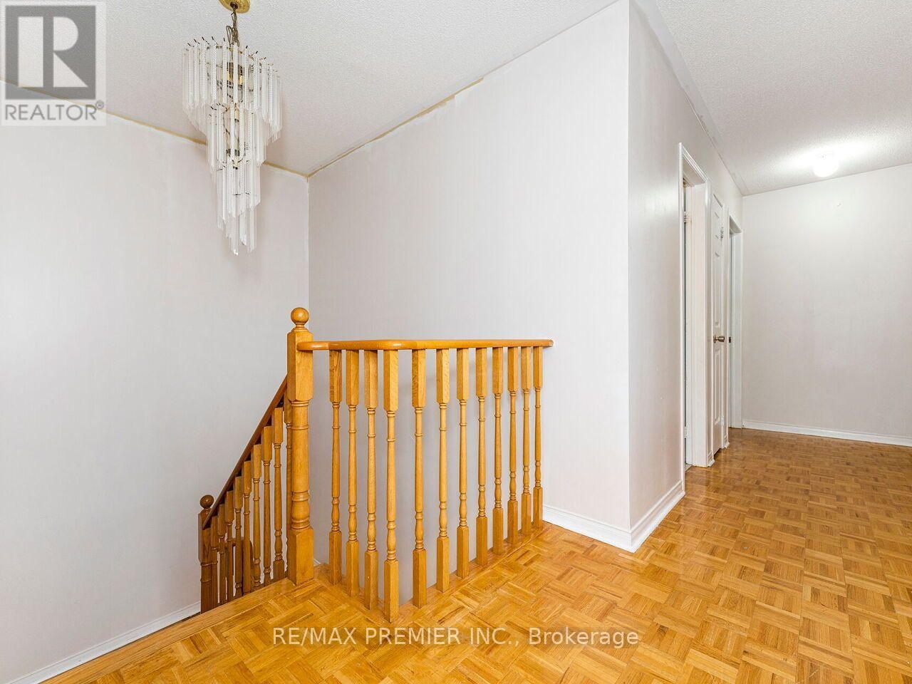 32 STONEBRIAR DRIVE - 19
