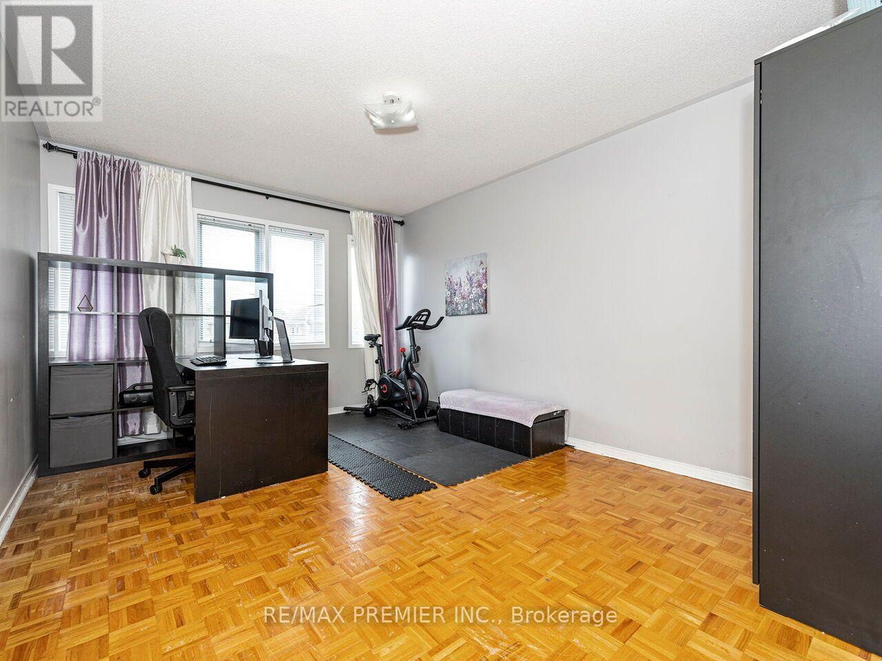 32 STONEBRIAR DRIVE - 20