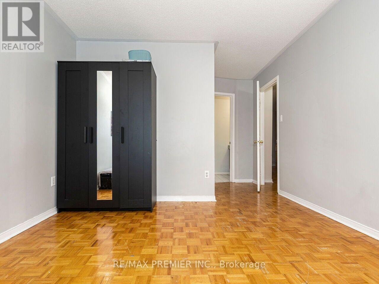 32 STONEBRIAR DRIVE - 21