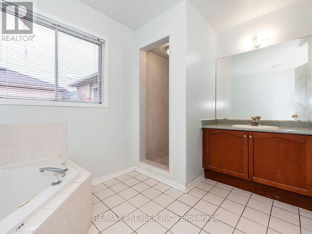 32 STONEBRIAR DRIVE - 22