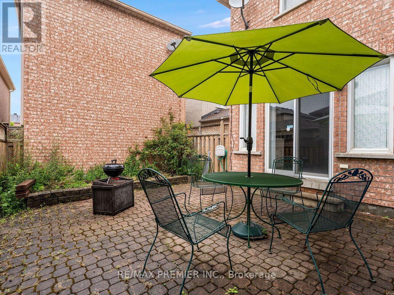 32 STONEBRIAR DRIVE - 35