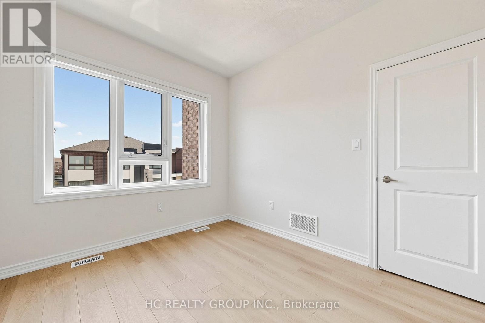 8 HEWISON AVENUE - 16