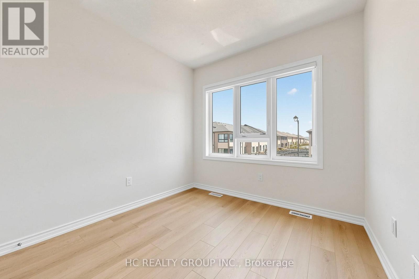 8 HEWISON AVENUE - 17