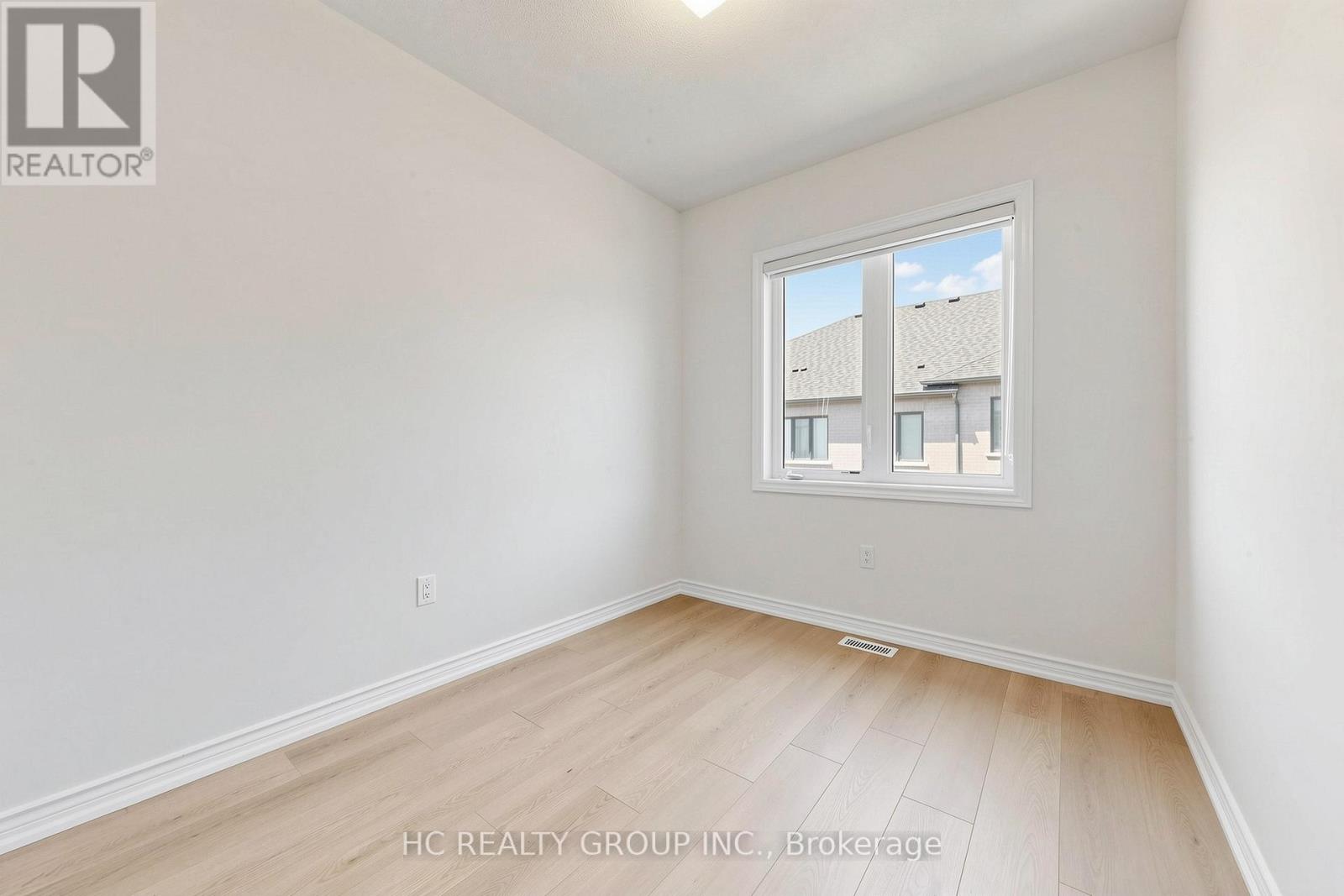 8 HEWISON AVENUE - 20