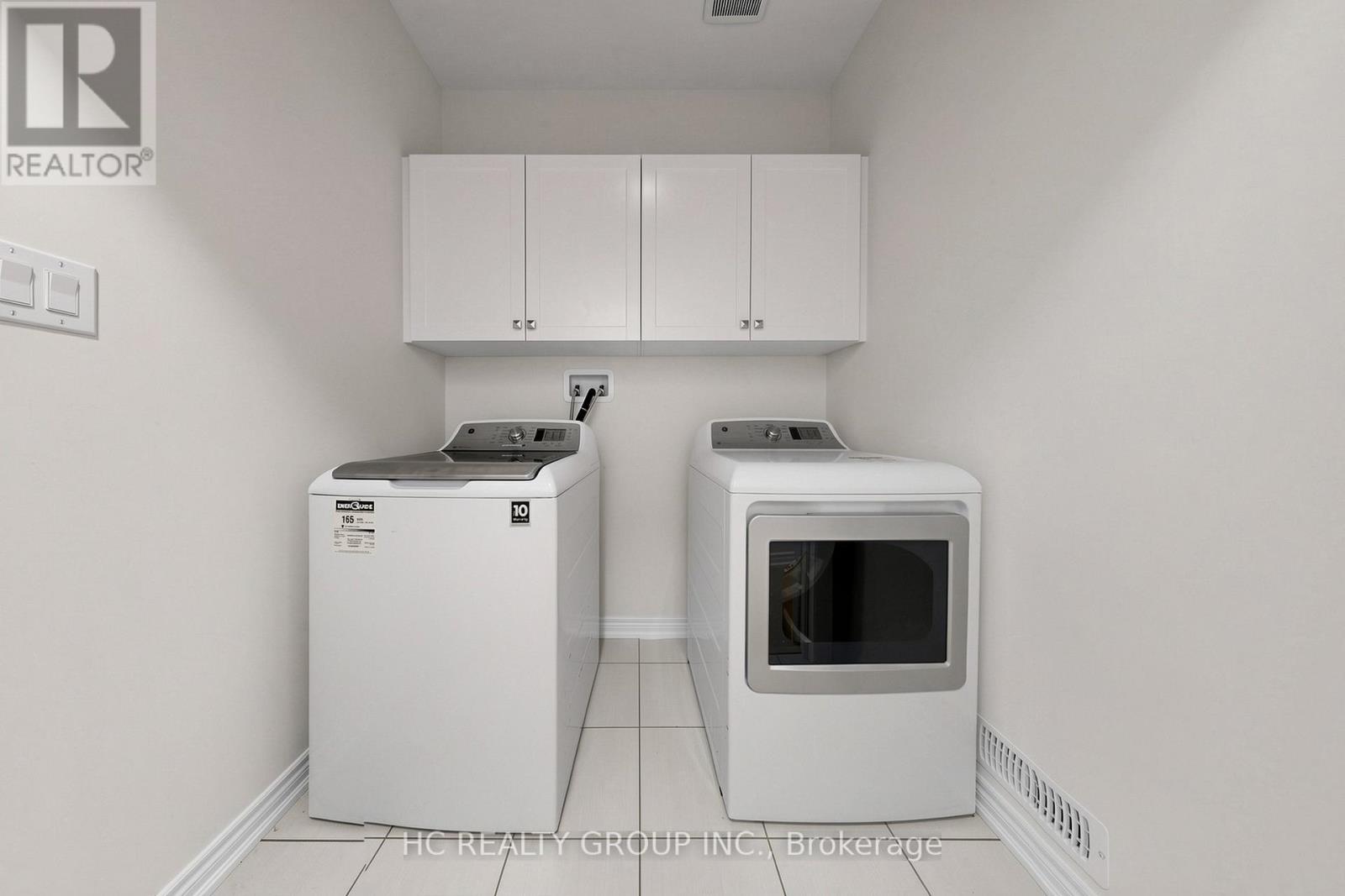 8 HEWISON AVENUE - 24