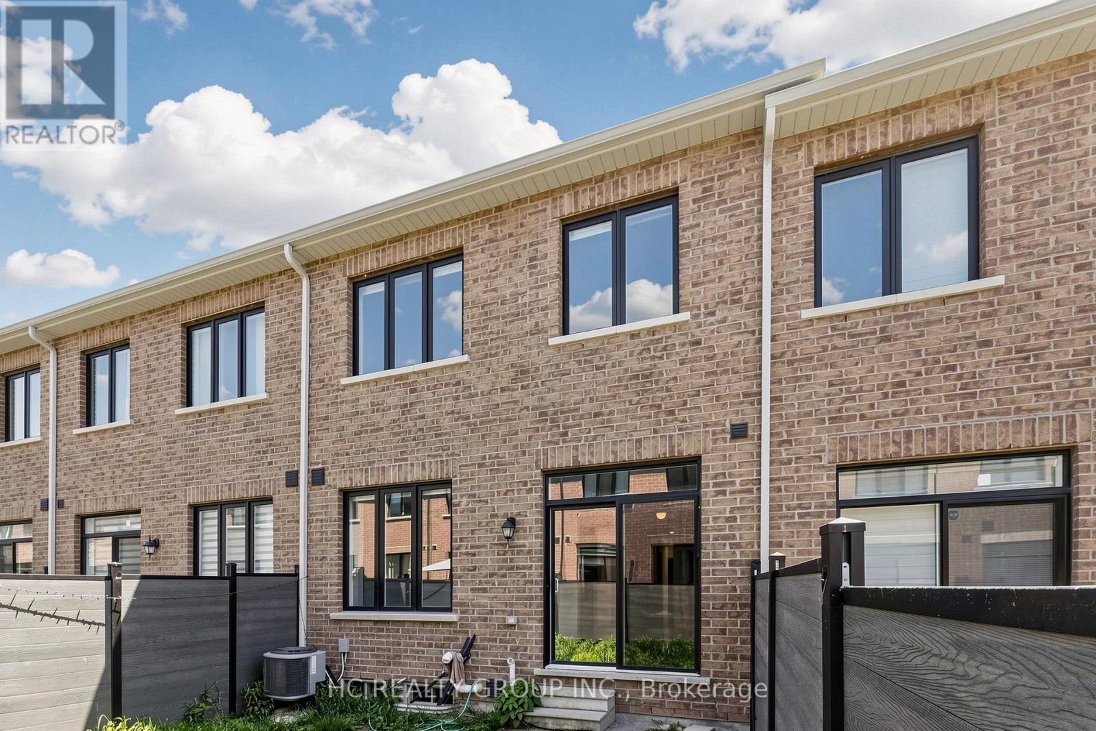 8 HEWISON AVENUE - 25