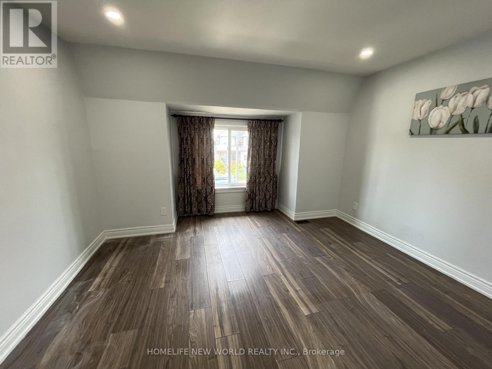 19 BRITANNIA AVENUE - 12