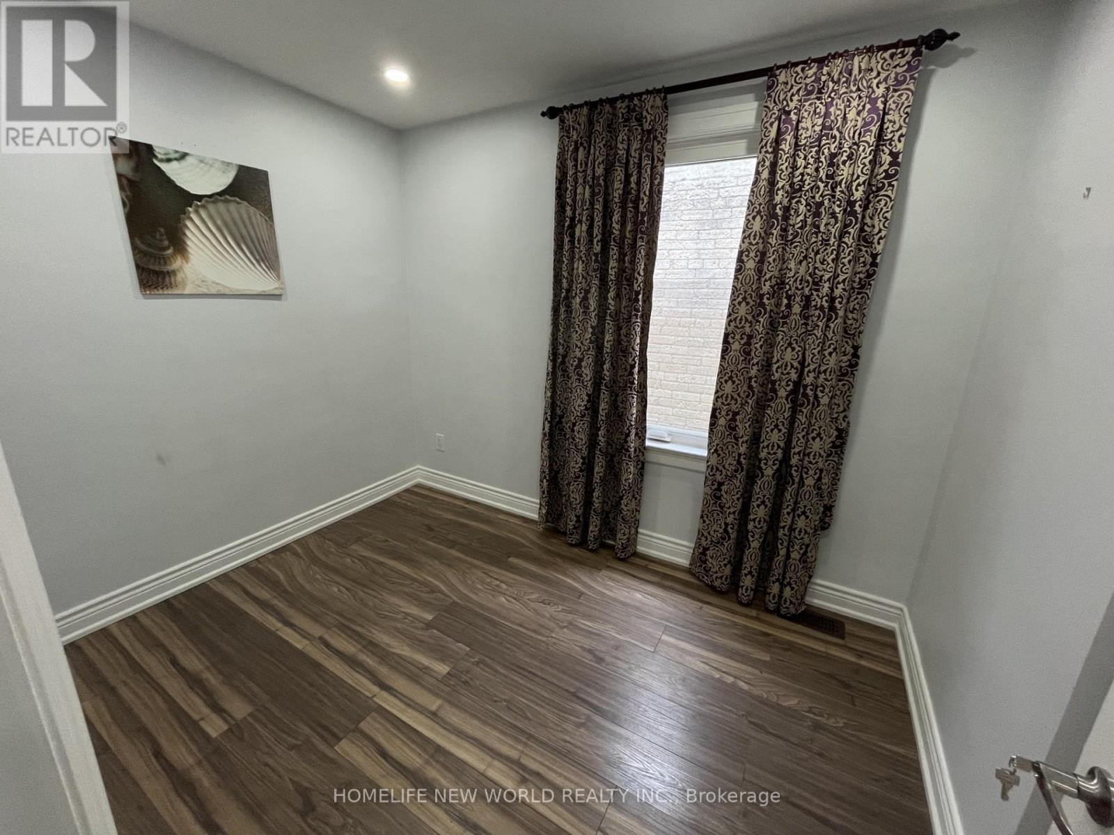 19 BRITANNIA AVENUE - 19