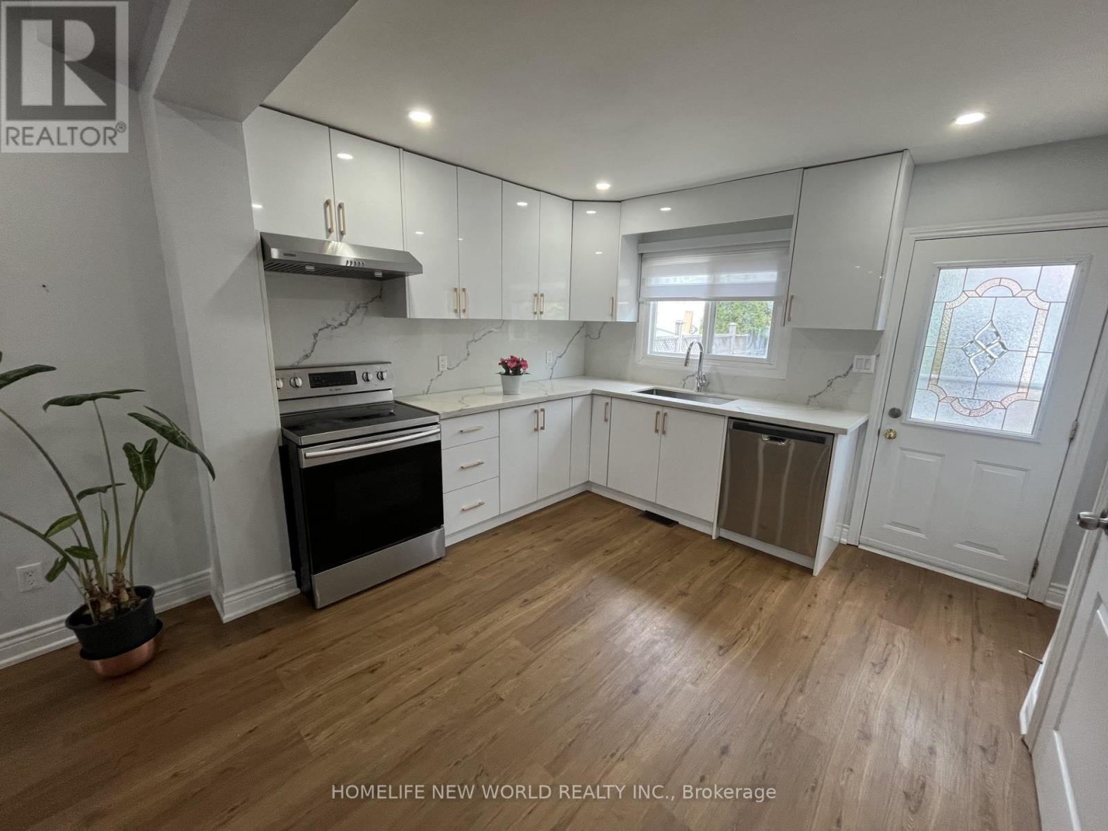 19 BRITANNIA AVENUE - 24