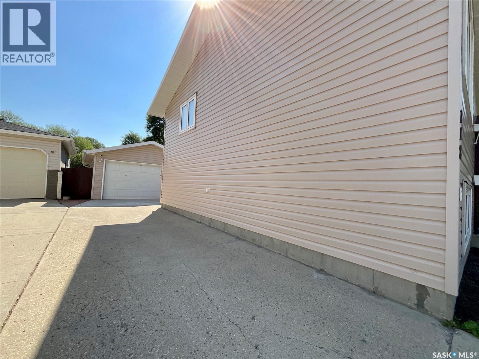 118 Salemka CRESCENT - Image 3