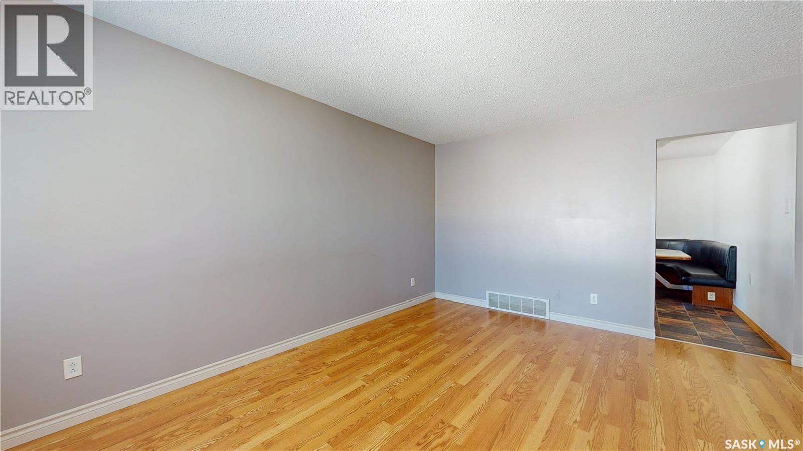 118 Salemka CRESCENT - Image 8