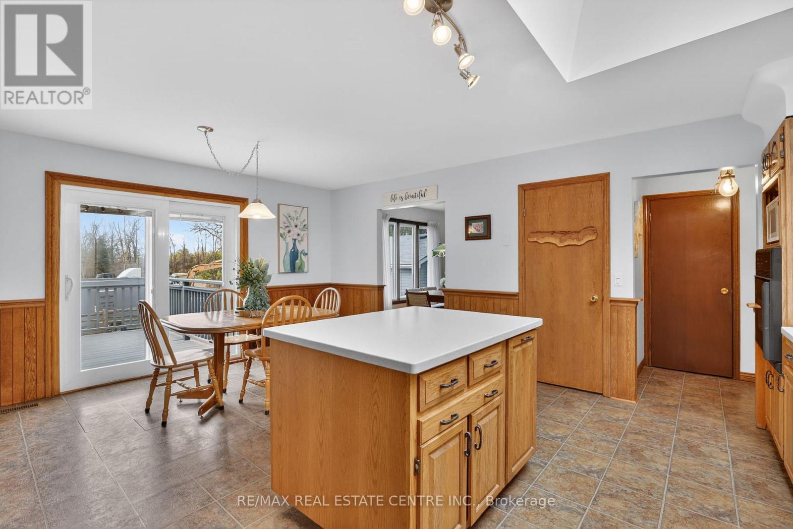 19290 HURONTARIO STREET - Image 20