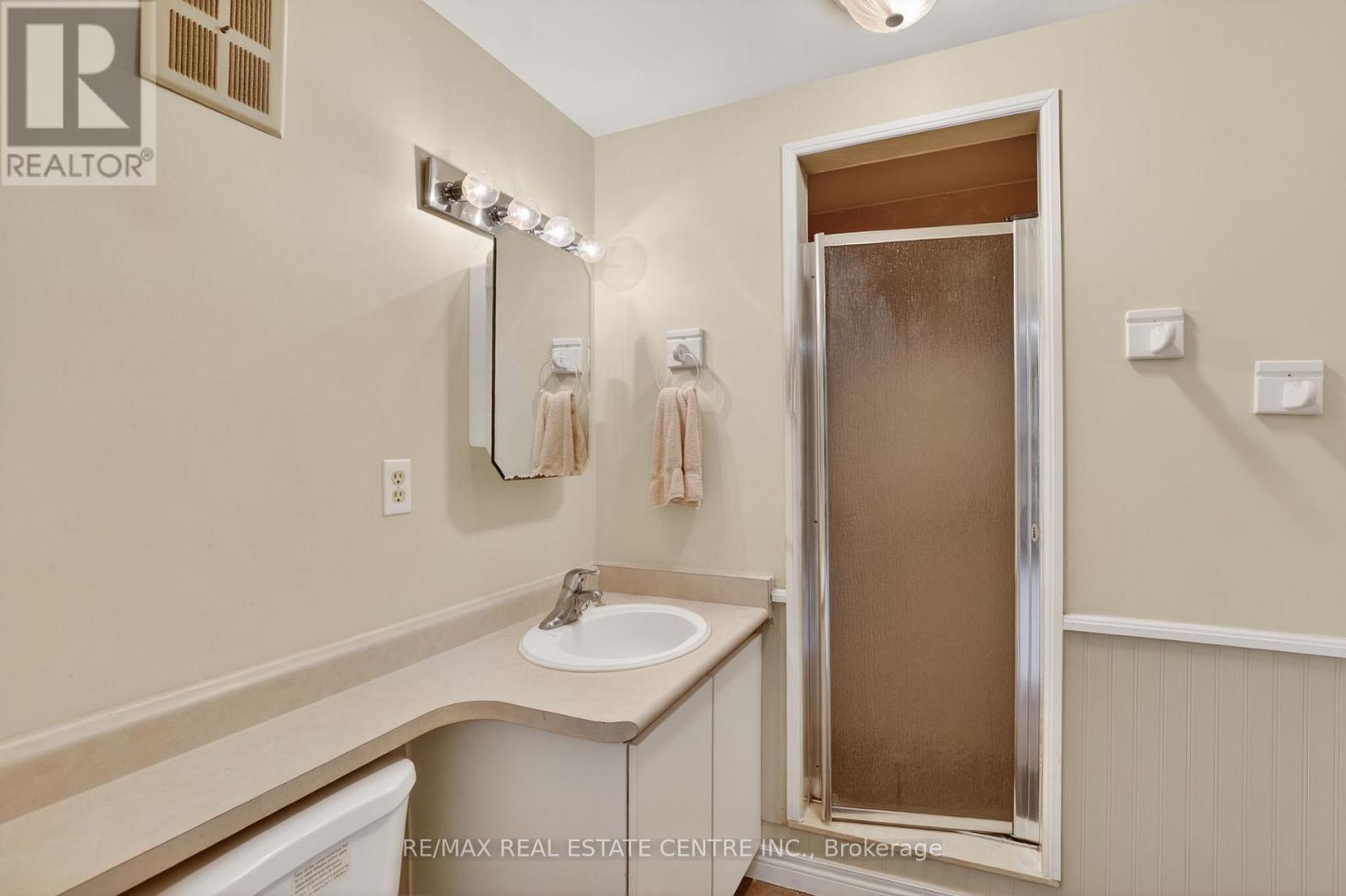 19290 HURONTARIO STREET - Image 35