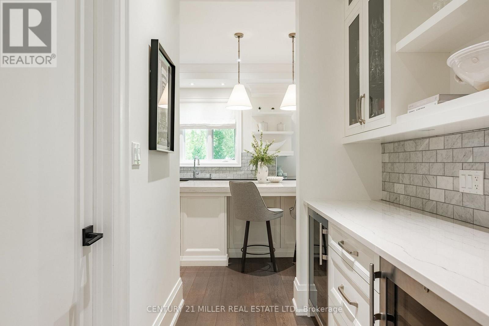 2458 MEADOWOOD CRESCENT - 10