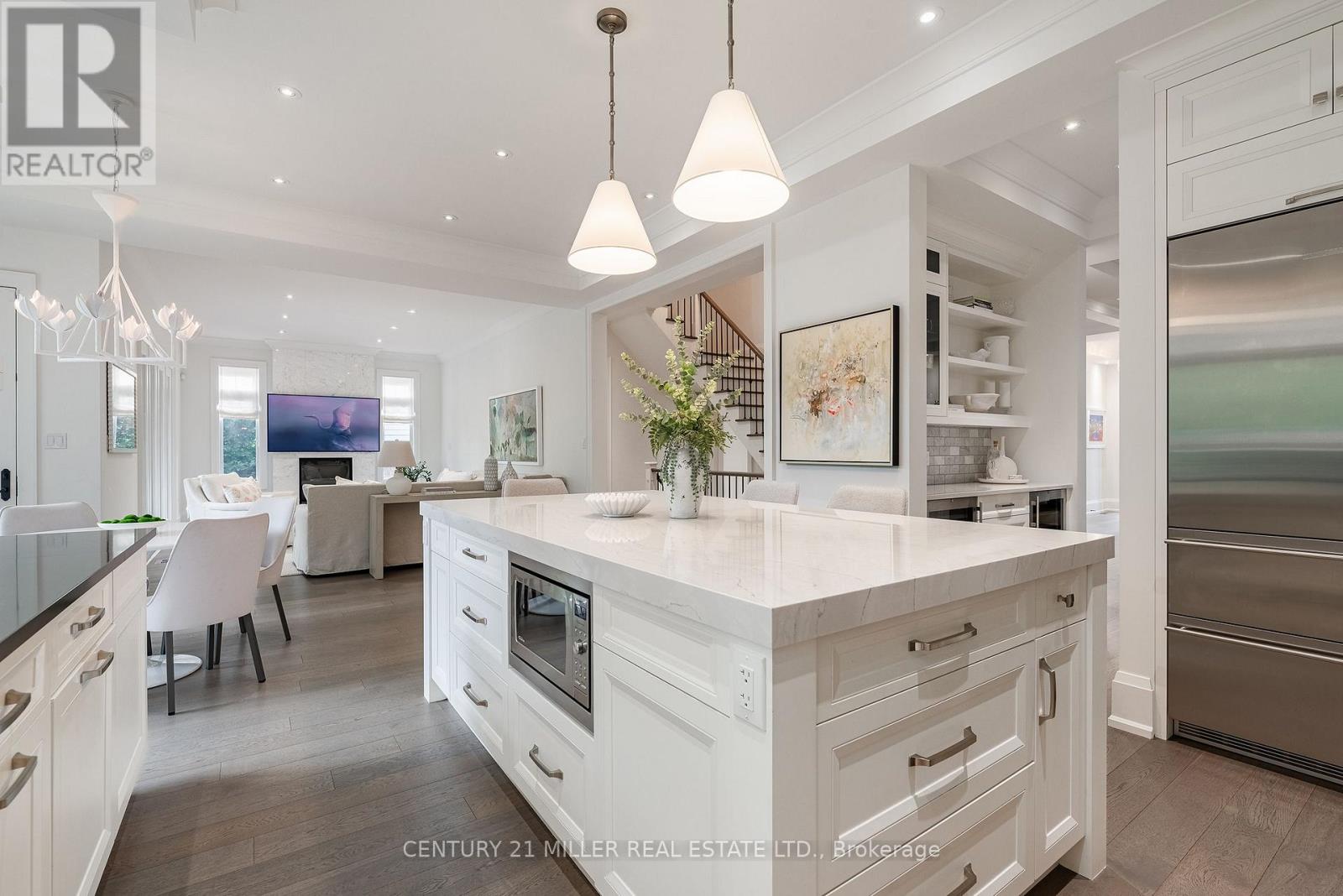2458 MEADOWOOD CRESCENT - 13