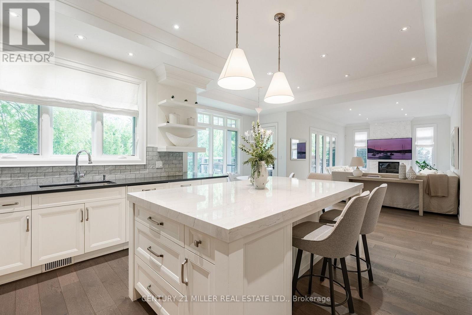 2458 MEADOWOOD CRESCENT - 15
