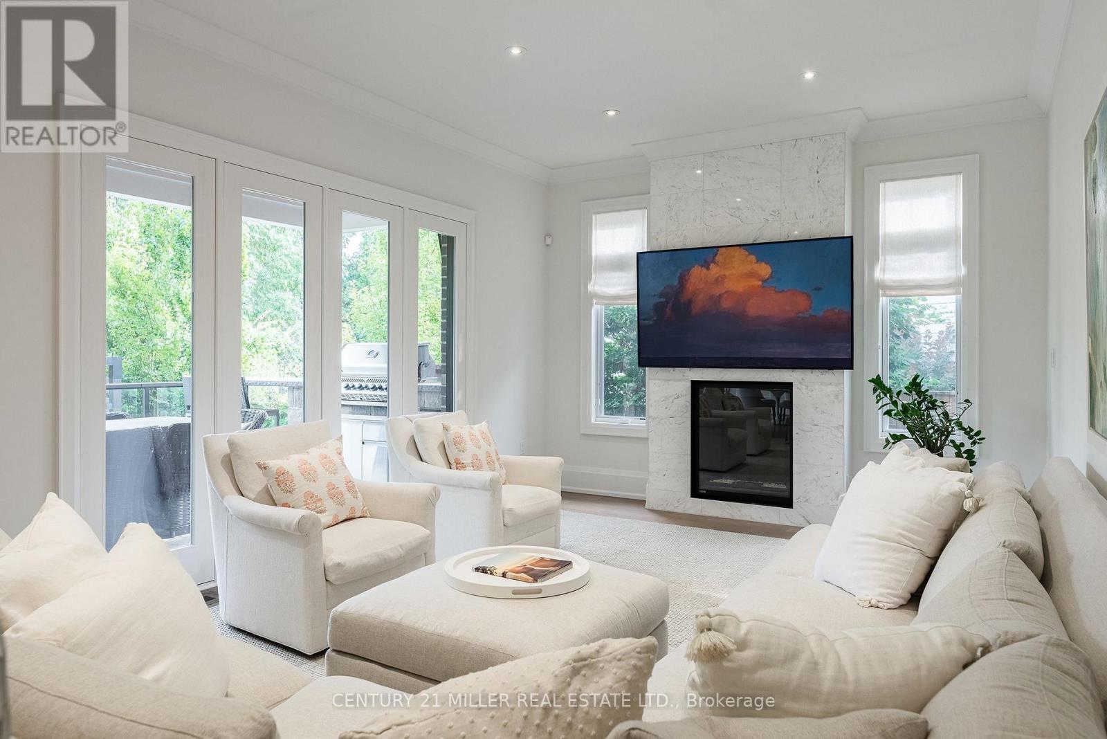 2458 MEADOWOOD CRESCENT - 18